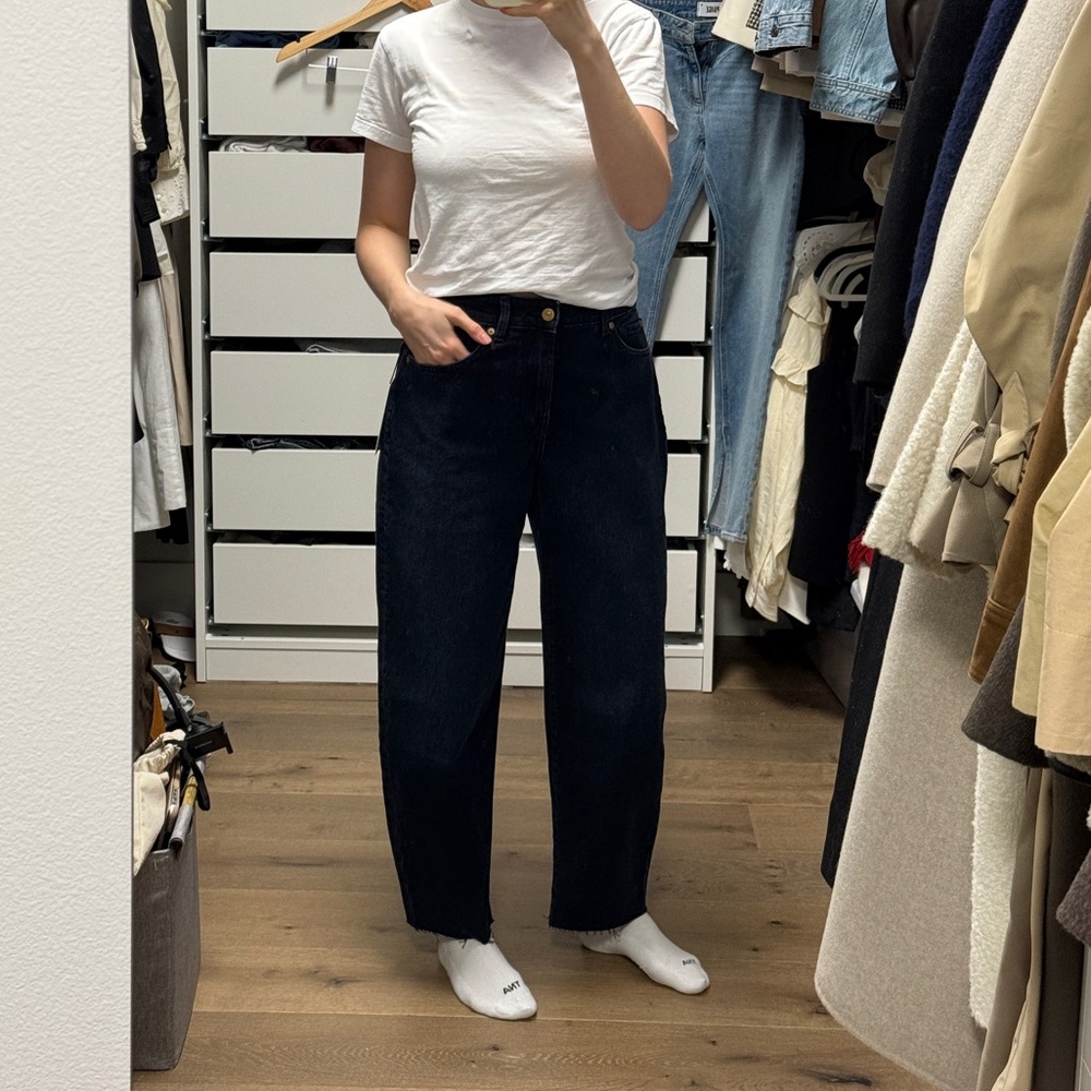 Tapered Barrel Leg Jean